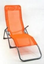 Ležalnik, 141,3x60x93,5 cm Blagovna znamka - Zložljiv plažni ležalnik s kovinskim ogrodjem in tekstilenom v sivi, oranžni, rumeni, svetlo modri in vijola barvi. Obremenitev do 120 kg. Dimenzije 141,3 x 60 x 93,5 cm. oranžen