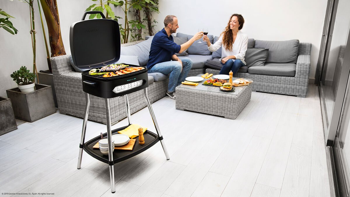 Pripravi si piknik z žarom kar na balkonu Tudi na balkonu imate lahko svoj piknik z žarom