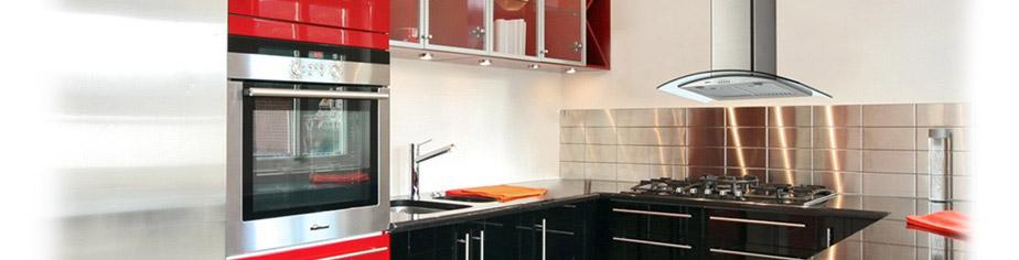 Kuhinjska napa v lični domači kuhinji Napa v lični domači kuhinji