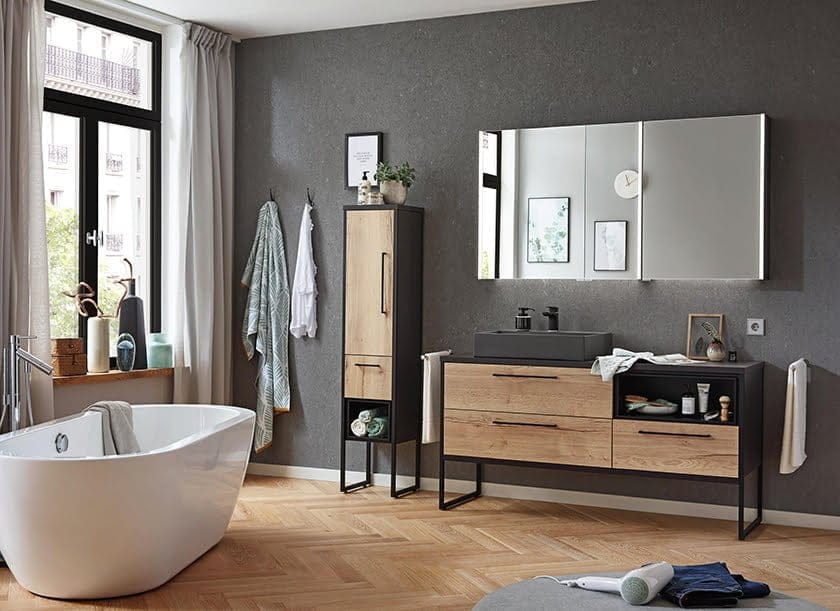 Kopalniški bloki z dodatnim shranjevalnim prostorom omogočajo organizacijo kopalniških potrebšči S pestro izbiro vzorcev in barv lahko personalizirate svoj kopalniški blok, da se popolnoma ujema z notranjim oblikovanjem vaše kopalnice.