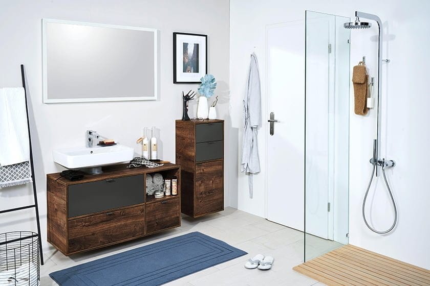 Minimalističen in eleganten dizajn kopalnice za sodobno vzdušje v vaši kopalnici. Moderne kopalnice združujejo preprostost in eleganco, ustvarjajo prostor, ki ni le funkcionalen, ampak tudi vizualno privlačen.