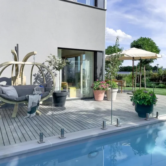 Viseči stoli in viseči jajčki