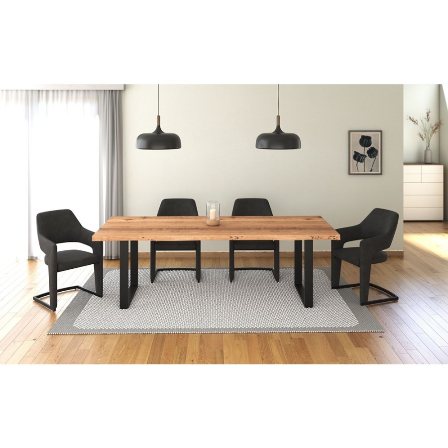 Za vrhunske stole za jedilnico in kuhinjo, ki združujejo udobje, kakovost in estetiko, se obrnite na nas.