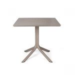 Vrtna miza CLIP 70 priznanega italijanskega proizvajalca Nardi, v beli, antracit rjavi, zeleni in temno rjavi barvi. Miza s sredinskim stebrom. Opis: