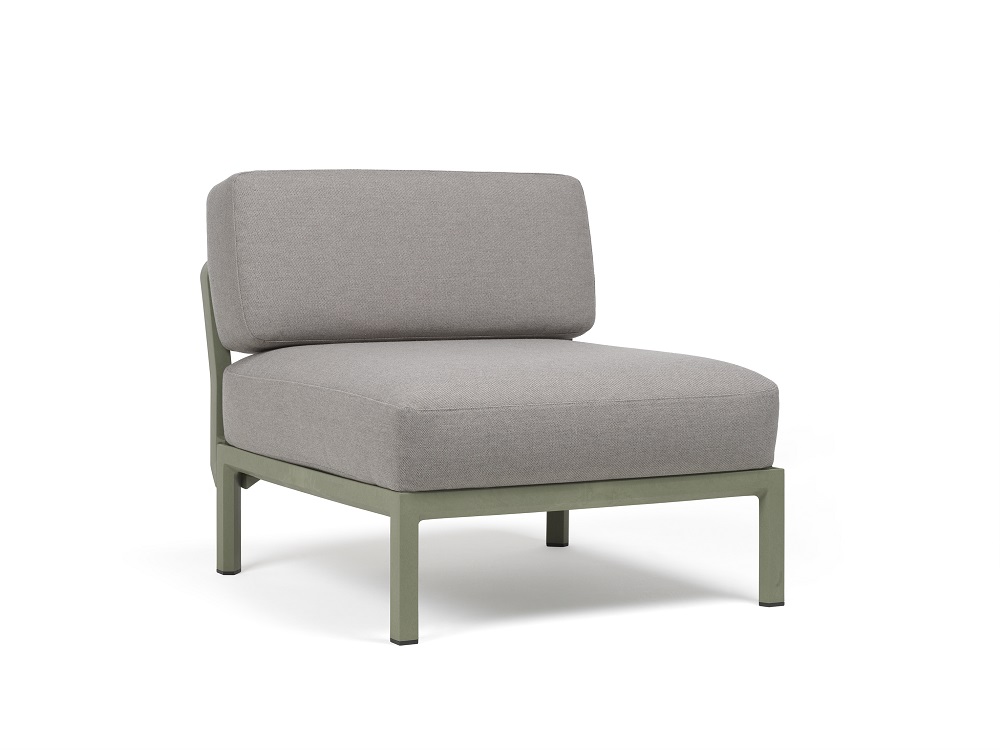 Vrtni centralni element Maximo v Cactus barvi. Vrtni centralni element Maximo brez naslonjal za roke, s strukturo regenerirane smole z visoko vsebnostjo