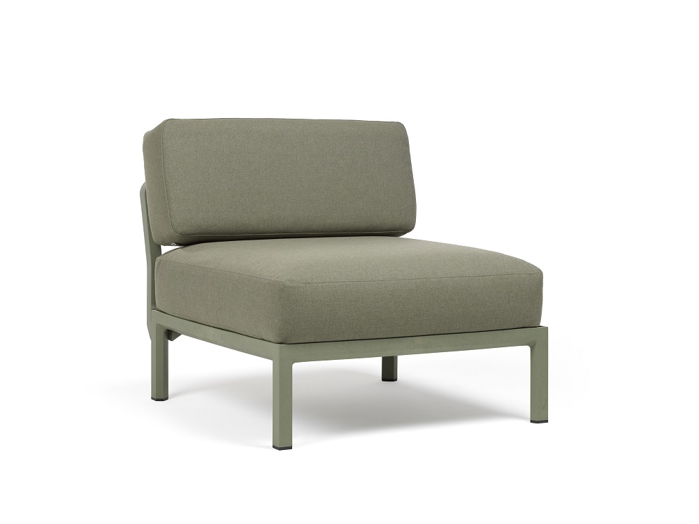 Vrtni centralni element Maximo v Cactus barvi. Vrtni centralni element Maximo brez naslonjal za roke, s strukturo regenerirane smole z visoko vsebnostjo