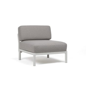 Vrtni centralni element Maximo v Gesso barvi. Vrtni centralni element Maximo brez naslonjal za roke, s strukturo regenerirane smole z visoko vsebnostjo