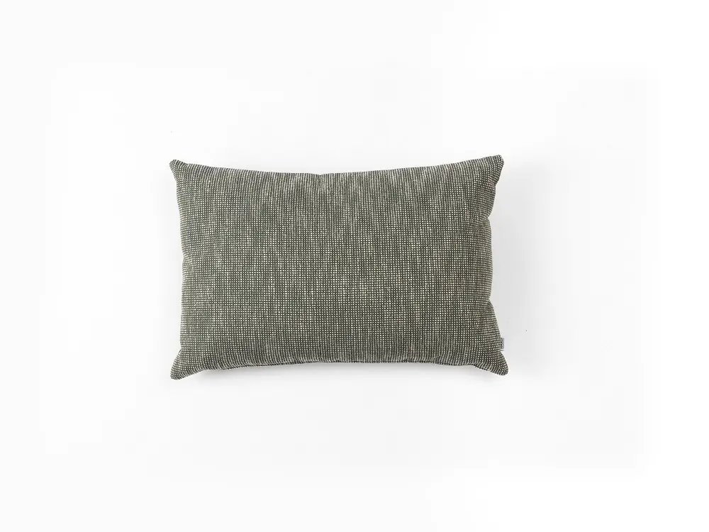 Okrasna blazina za vrtno garnituro Maximo 60x40. Okrasna vrtna blazina je dodatek vrtne sedežne garniture Maximo dimenzije 60x40. Blazina je na voljo v