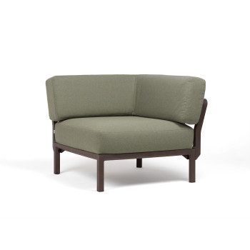 Vrtni kotni element Maximo v Terra barvi. Vrtni kotni element Maximo brez naslonjal za roke, s strukturo regenerirane smole z visoko vsebnostjo recikliranih