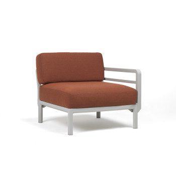 Vrtni stranki element Maximo v Gesso barvi. Vrtni stranski element Maximo z enim naslonjalom za roke s strukturo regenerirane smole z visoko vsebnostjo