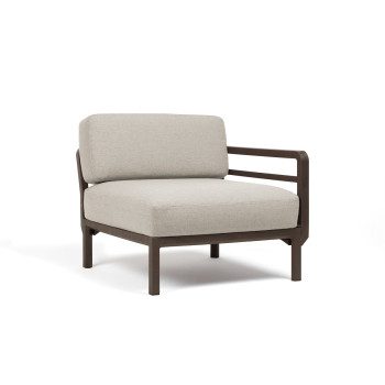 Vrtni stranki element Maximo v Terra barvi. Vrtni stranski element Maximo z enim naslonjalom za roke s strukturo regenerirane smole z visoko vsebnostjo