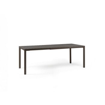 Raztegljiva vrtna miza TEVERE 147. Raztegljiva vrtna miza TEVERE 147, priznanega Italijanskega proizvajalca NARDI. Plošča mize je iz enakomerno obarvanih