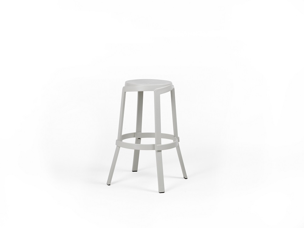 Vrtni barski stol STACK MAXI-Gesso - Nardi Vrtni stol Stack Maxi. Vrtni stol Stack maxi iz reciklirane plastike ima linearno zasnovo in odebeljene dele, ki jih navdihujejo leseni trakovi. Edinstvena