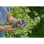 AKUMULATORSKE ŠKARJE GARDENA ASSISTCUT 3.6V USB-C KABEL – predstavitvena slika