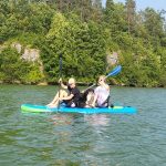 SUP WASUP FAMILY 12.0X33X6 Z VESLOM IN SEDEŽEM – predstavitvena slika