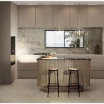 Barski stol AMIRA ORO H77 ima kovinsko konstrukcijo, sedež pa je iz aluminija. Material: - Kovina - Aluminij Barva: - Počen vzorec Dimenzije: širina: Ø36cm