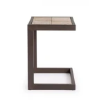 Barski stol BLOCKS ima kovinsko ogrodje, sedišče je v videzu jelovine. Dimenzije: širina: 36cm globina: 32cm višina: 47cm