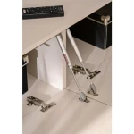 Dnevni regal LUXUR 1 je modernega dizajna. Kombinacija preprostega in privlačnega dizajna se bo podal v vsak prostor. Regal ima v vitrini dodatno osvetlitev,