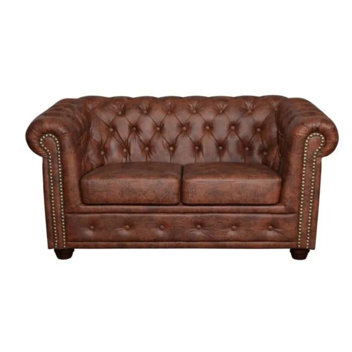 Dvosed LORENA 2 rjava Osvežite svojo dnevno sobo z vzmetenim trosedom LORENA, ki je udoben in kvaliteten. Oblazinjen je v umetnem usnju. Lesene nogice pa mu dodajo klasičen in