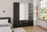 Garderobna omara ANGELA 1 200 cm. Moderen dizajn v kombinaciji z ogledalom, vsebuje tudi predale. Narejena je iz laminirane plošče debeline 16 mm. Na voljo