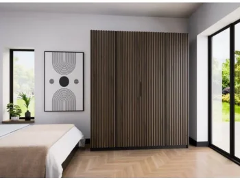 Garderobna omara ZORA 200 cm ima moderen dizajn. Narejena je iz laminirane plošče debeline 16 mm. Stranice so v črni barvi, fronte pa so v hrastu s