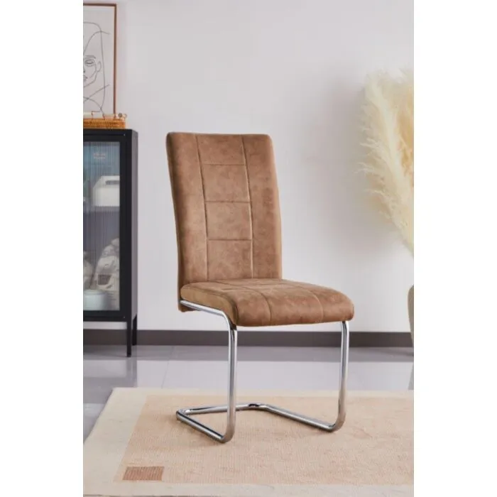 Jedilni stol DANA 2 oker Jedilni stol DANA 2 je elegantne oblike in kakovostne izdelave. Njegov dizajn se bo podal v vsako jedilnico. Oblazinjen je v oker blagu, ki na videz spominja