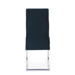 Jedilni stol THELMA črna je modernega dizajna. Noge so narejene iz trpežnega jekla v krom barvi. Kar daje stolu pridih prefinjenosti. Sedež in naslonjalo