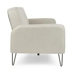 Kavč BRIDJET je narejen iz lesa (evkaliptus), noge so kovinske (prašno barvane). Obloga je iz poliuretanske pene, prevleka pa je iz tkanine (100%) poliester.