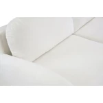 Kavč NEBO je udoben in moderen kavč, naklonjen dizajnu iz starejših časov. Zaobljene, mehke oblike, strukturna tkanina, okrasne blazine in lesene noge bodo