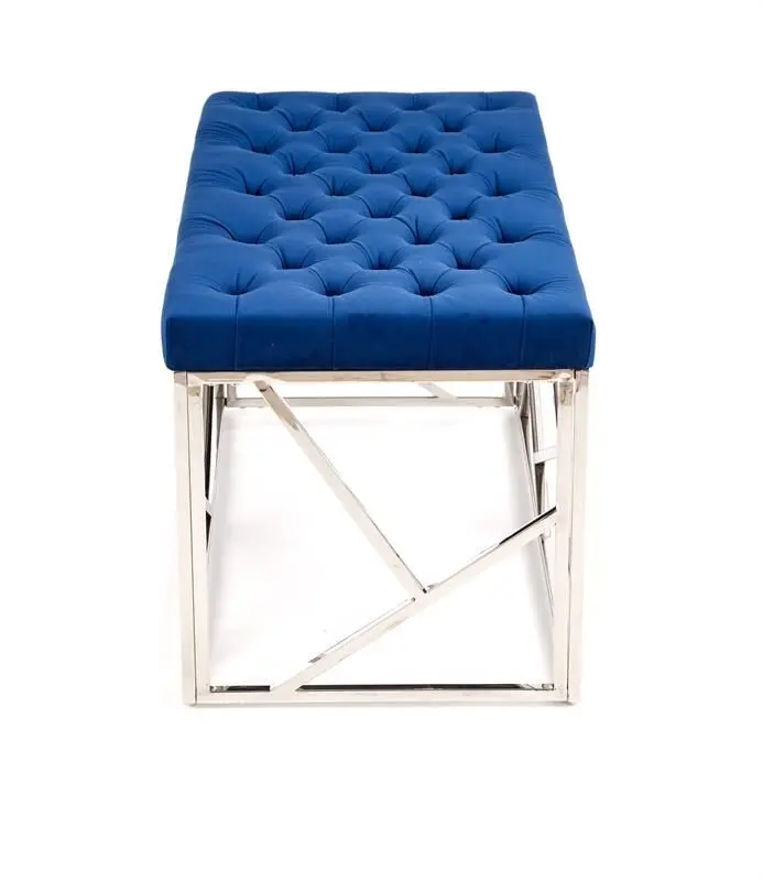 Klop POPY Klop POPY je zelo praktična in stabilna. Narejena je iz blaga v sivi ali temno modri barvi, noge pa so iz kromiranega jekla v srebrni barvi. Dimenzije: -