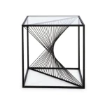 Klubska mizica ESPIRAL 48X48 ima jekleno okvirje in top iz kaljenega stekla. Material: - Jeklo - Kaljeno steklo Barva: - Črna Dimenzije: širina: 48cm