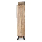 Komoda 2DO-2DR MANCHESTER je eleganten kos pohištva, ki popestri vsak prostor. Ima okvir iz lesa ter jekla, noge so nastavljive, Dimenzije: širina: 118cm