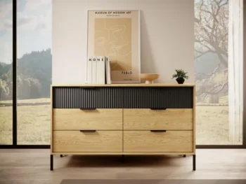 Elegantna in moderna komoda BILI je eleganten kos pohištva, ki popestri vaš prostor. Njen poseben dizajn vas bo navdušil, saj prinese vašemu prostoru