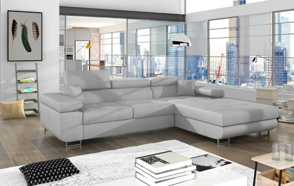 Kotna sedežna garnitura ARON 5 Kotna garnitura ARON 5 je kotna sedežna garnitura, katera je narejena iz umetnega usnja in blaga. Garnitura se raztegne v ležišče z mehanizmom delfin. Ima