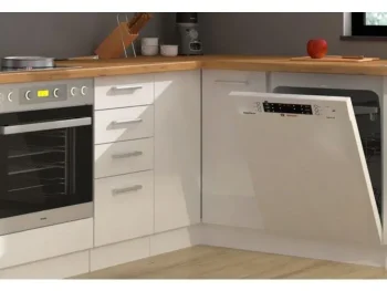 Kotni kuhinjski blok STELLA 310 x 230 cm narejen iz kvalitetne laminirane plošče. Dobavljiv je v beli mat barvi. Debelina delovnega pulta je 28 mm.