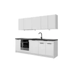 Kuhinjski blok JAGODA bela 240 cm + NAPA je modernega dizajna v beli mat barvi. Stranice so narejene iz laminirane plošče debeline 16 mm, fronte pa