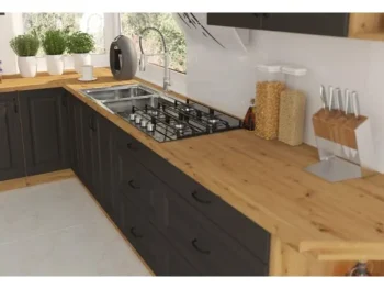 Kuhinjski blok PRESTIGE 285 x 180 cm je dobavljiva v grafitni barvi. Debelina delovnega pulta je 38 mm. Fronte kuhinje imajo MDF rob. Kuhinja je izdelana iz