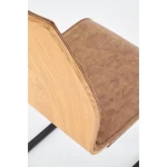 Kuhinjski stol KVANTUM je kvaliteten in stilski stol, ki bo polepšal vaš jedilni prostor. Podnožje je narejeno iz jekla, kar daje stolu stabilnost.