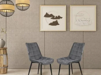Kuhinjski stol LARA velvet siva je odlična rešitev za kombiniranje v minimalističen ali industrijski stil prostora. Kombinacija sivega prešitega blaga s