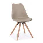 Kuhinjski stol NEW TREND taupe ima noge iz bukovega lesa, kar daje stolu stabilnost in vzdržnost. Sedalni del ter naslon za hrbet pa sta iz plastike, v taupe