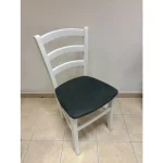 Kuhinjski stol VENEZIA bela je izdelan iz kakovostnega masivnega bukovega lesa, ki zagotavlja stabilnost in trpežnost. Na voljo je v beli barvi lesa.