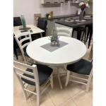 Kuhinjski stol VENEZIA bela je izdelan iz kakovostnega masivnega bukovega lesa, ki zagotavlja stabilnost in trpežnost. Na voljo je v beli barvi lesa.