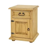 Nočna omarica POP leva je narejena iz kvalitetnega borovega lesa v medeno rjavi barvi. Ta omarica ustreza levi postavitvi. Material: - Borov les Barva: -