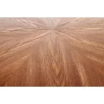 Okrogla miza KARMENO je kvalitetna in stabilna miza sodobnih oblik. Kombinira ljubezen do lesa in moč kovine. Dimenzije: - Fi100 x V: 75 cm Material:
