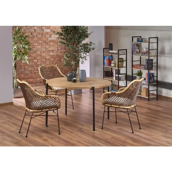 Okrogla miza MEGAN je kvalitetna okrogla miza iz kovine in lesa. Dimenzije:  - Fi120 x V: 76 cm Material: - MDF / laminirana plošča / barvana kovina 