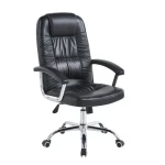 Pisarniški stol DEHLI je udoben in primeren za vsako pisarno. Narejen je iz umetnega usnja v kombinaciji kromiranega podnožja ter nasloni za roke. Višino