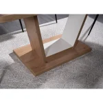Raztegljiva jedilna miza PINTA 1 je narejena iz kvalitetne laminirane plošče v kombinaciji svetlega hrasta ter bele mat barve. Material: - Laminirana