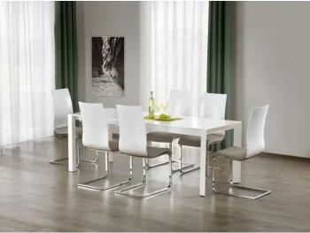 Raztegljiva miza SAFORD je kakovostna miza iz kovine in MDF plošče. Miza je elegantna in klasična. Dimenzije: - D: 130/250 x G: 80 x V: 76 cm Material: