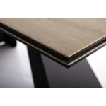 Raztegljiva jedilna miza SIANA, bo prinesla svežino in eleganco v vaš prostor. Narejena je iz kakovostnega kaljenega stekla in vrhunske italijanske keramike.