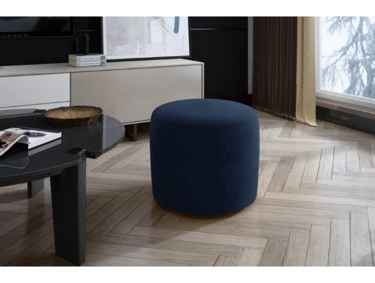 Tabure NAL Tabure NAL je majhen, urejen okrogel dodatek za vašo spalnico, dnevno sobo ali predsobo. Dobavljiv je v široki paleti različnih barv. Sedež je udoben,